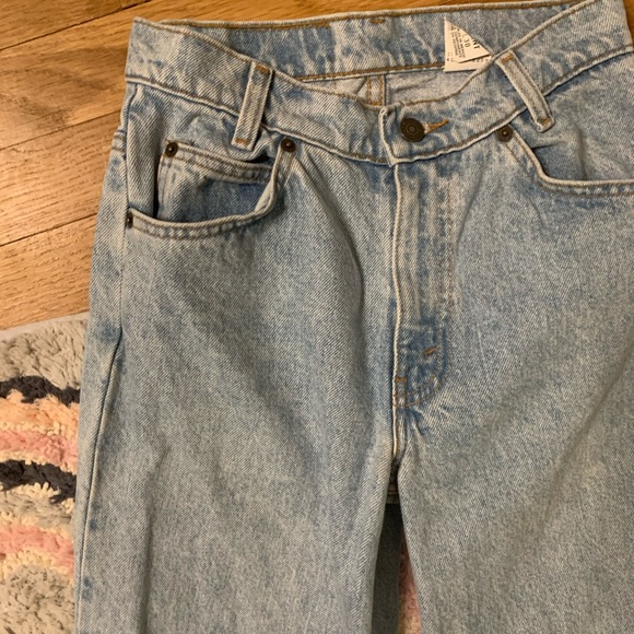 SOLD DEPOP Vintage 550 Levi’s Jeans - Picture 5 of 8